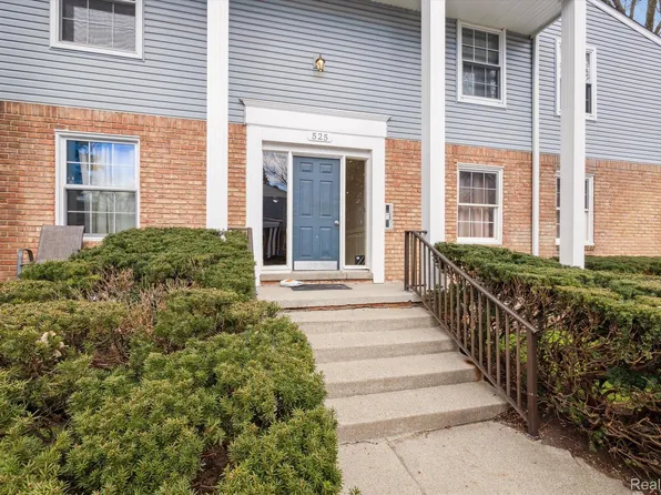 525 E University Dr APT 1004, Rochester, MI 48307