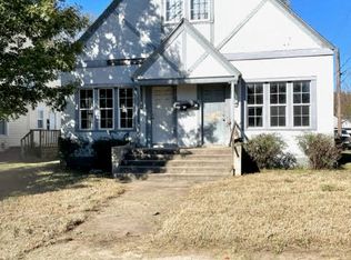 823 W Pershing St, Springfield, MO 65806