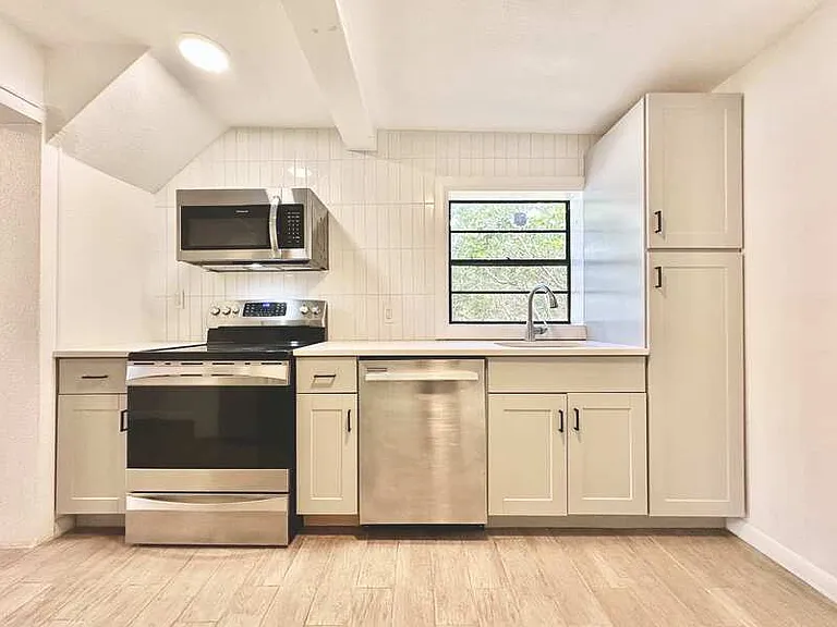 2928 W Elrod Ave — Photo 5