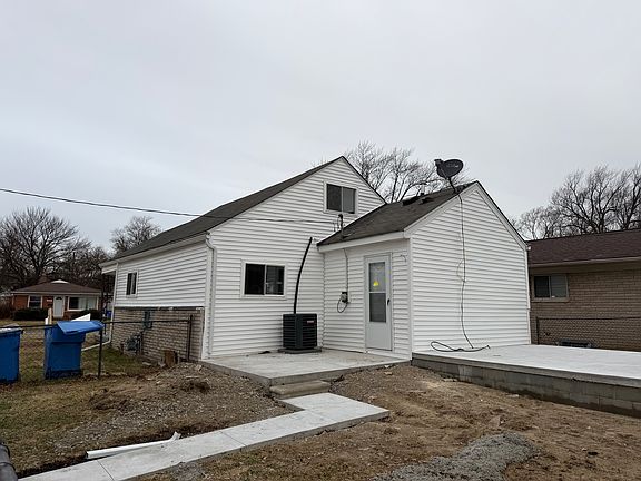 2nd image of 8602 Robindale Ave