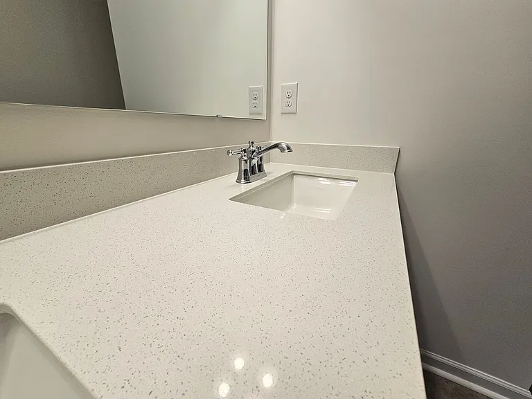 780 Earhart St NW — Photo 8