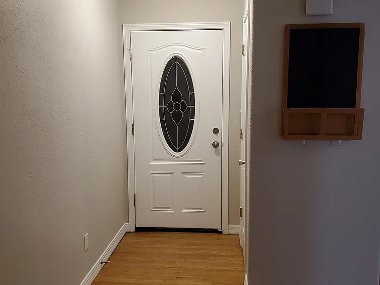 924 Ellston St — Photo 16