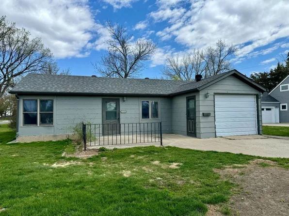 1102 2nd St, Britton, SD 57430