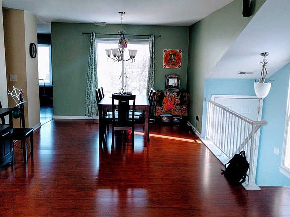 3rd image of 944 Brunswick Cir