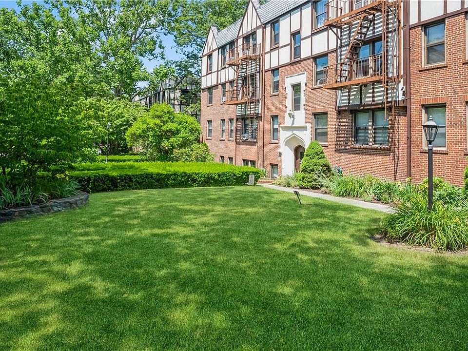 1st image of 11 Greenridge Avenue #C3