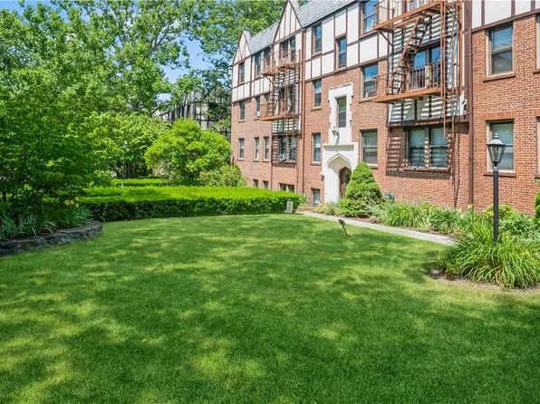 11 Greenridge Avenue #C3, White Plains, NY 10605