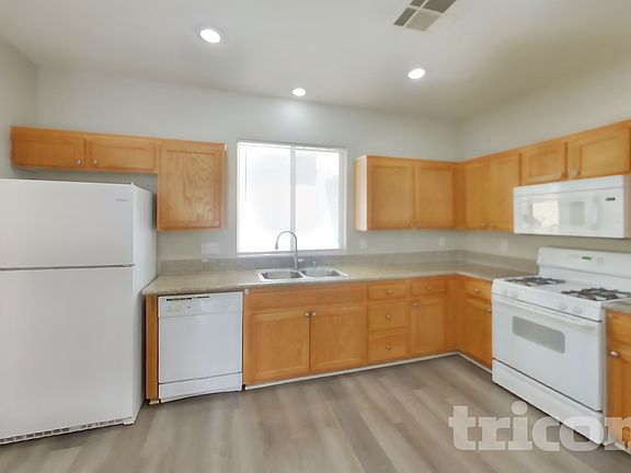 3rd image of 9517 Summer Furnace St