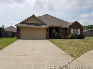 111 E Granger Pl, Broken Arrow, OK 74012