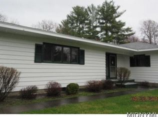 5 Knollwood Rd, New Hartford, NY 13413