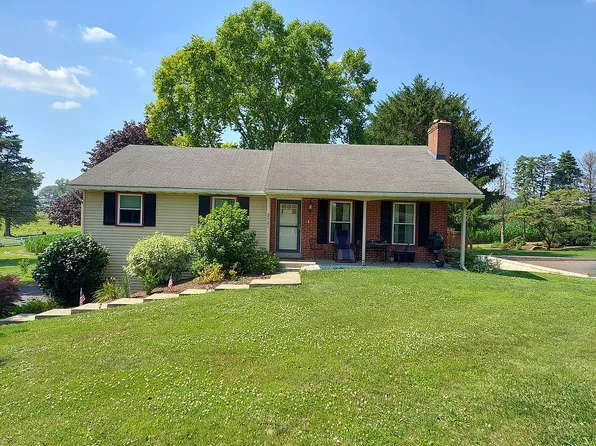 2521 Bachmantown Rd, Ronks, PA 17572