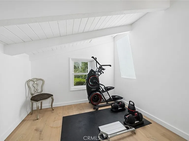 1377 Lewellyn Dr — Photo 17