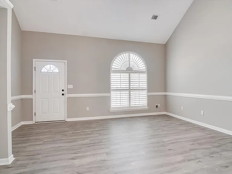 124 Palmer Ct — Photo 5