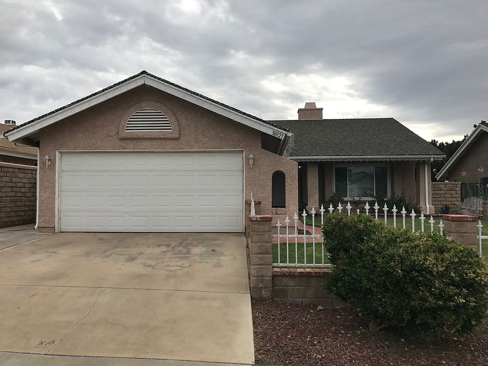 1st image of 36921 Desert Willow Dr
