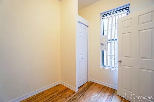 Rented by City Connections Realty | media 29