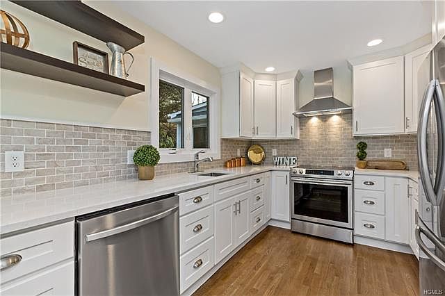1st image of 177 Crest Dr