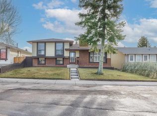 232 N Templeside Cir NE, Calgary, AB T1Y 3L9