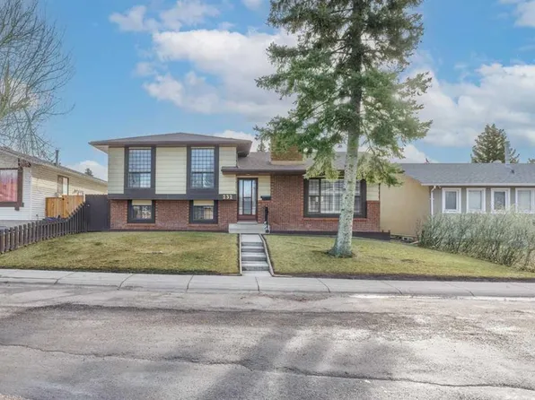 232 N Templeside Cir NE, Calgary, AB T1Y 3L9