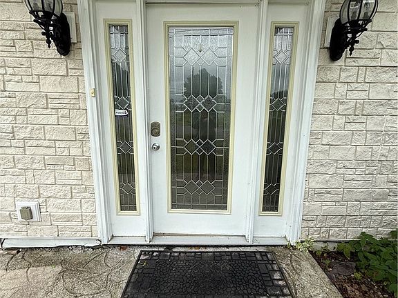 2nd image of 18068 Allen Rd