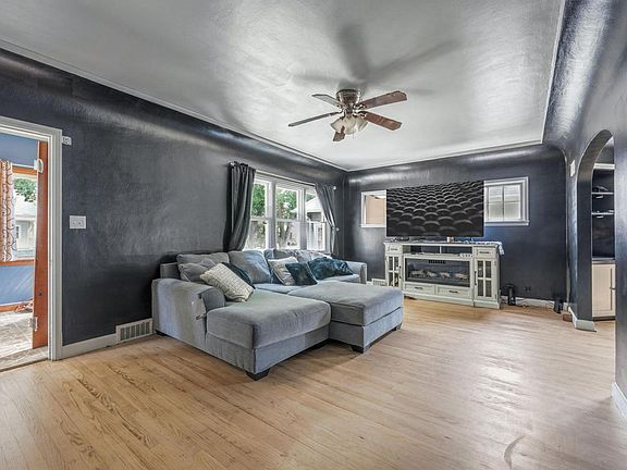 3rd image of 5545 N 40th STREET