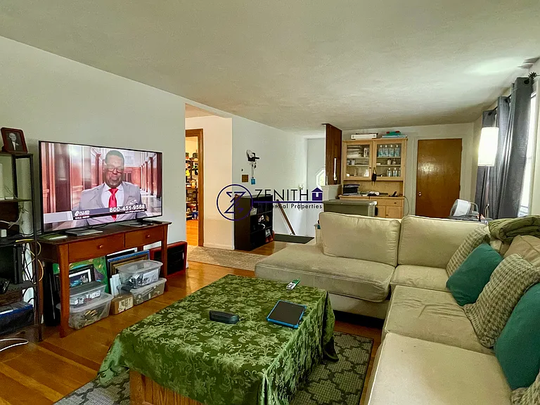 94 Walnut St #1 — Photo 1