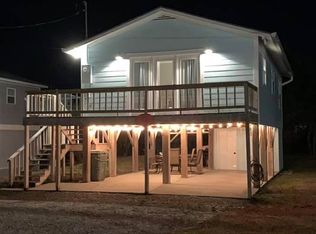121 Pelican Dr, Atlantic Beach, NC 28512
