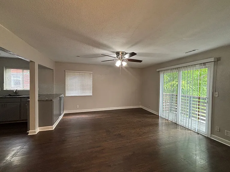 3704 Wyandotte St #6 — Photo 2