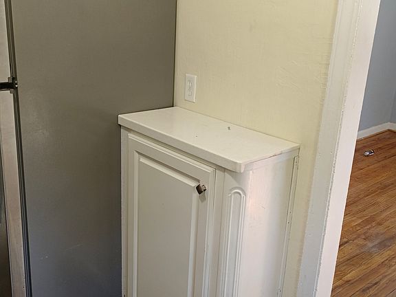 5th image of 241 E College St Unit A