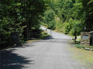 207 Lost Cabin Dr #3, Mills River, NC 28759