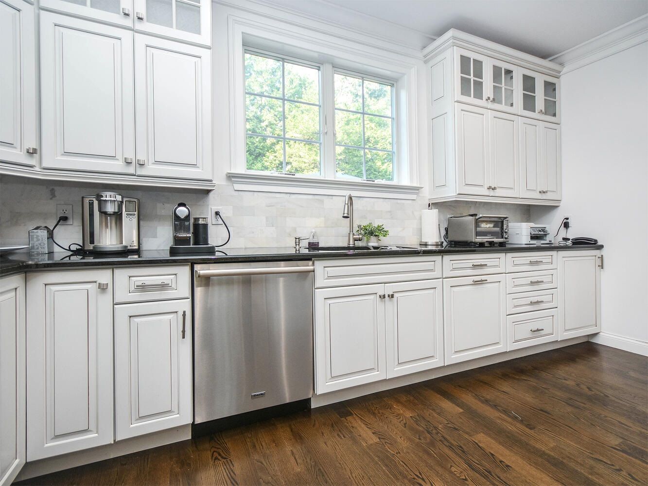 Eat-in-Kitchen
