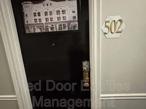 123 N Broad St, Lancaster, OH