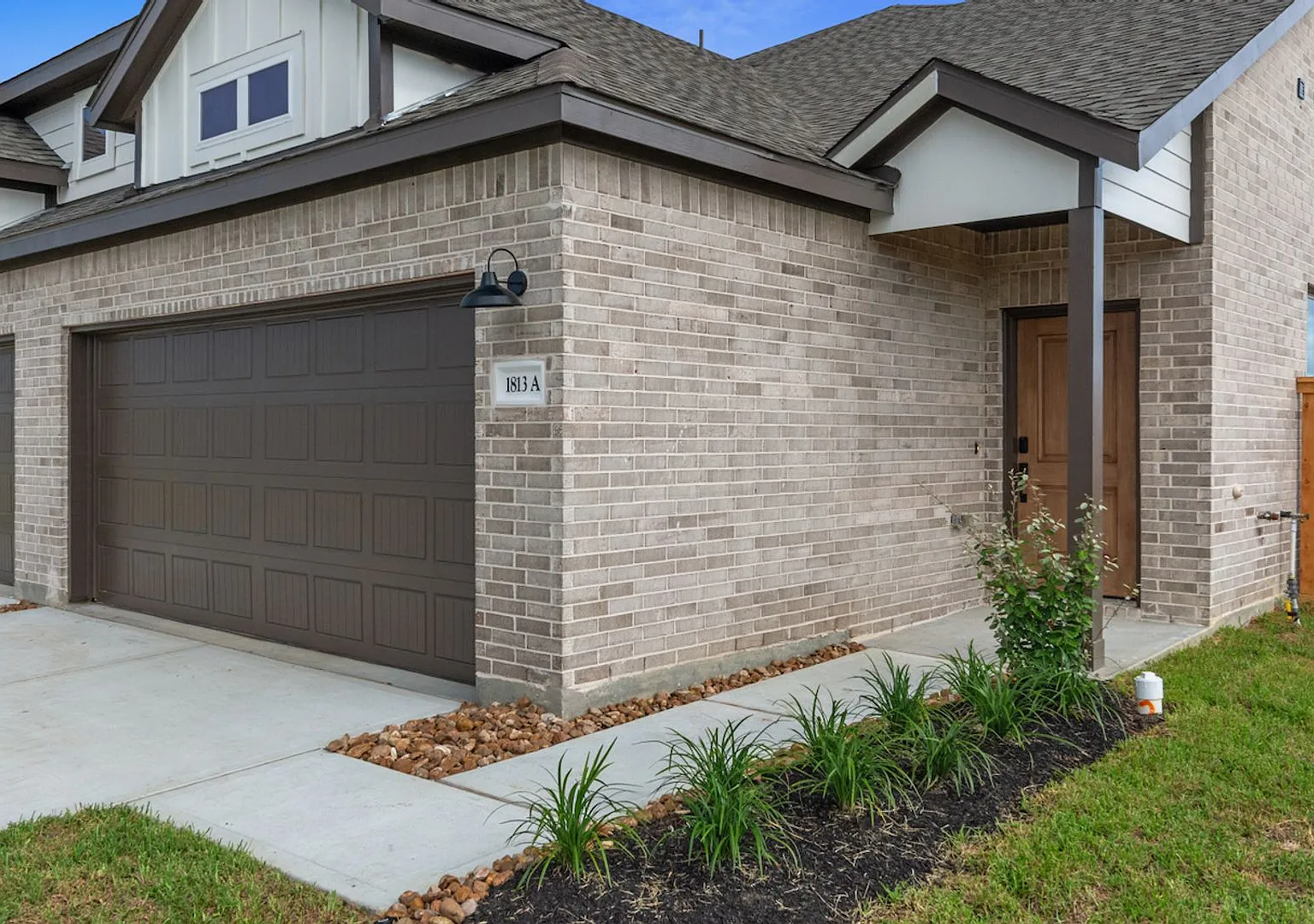 Available Now! 3 Bedroom Townhome In Sundera At River Ranch, Dayton, Texas! — Photo 2