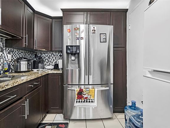 4th image of 9403 SW 76th St APT Y17