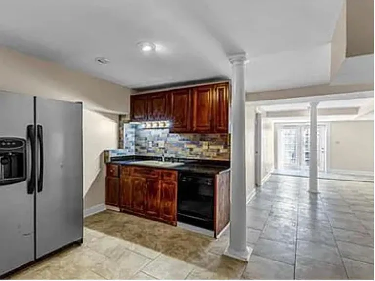6101 Hampton Meadows Ln — Photo 32