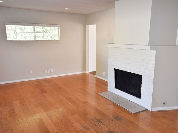 3rd image of 22548 Berdon St