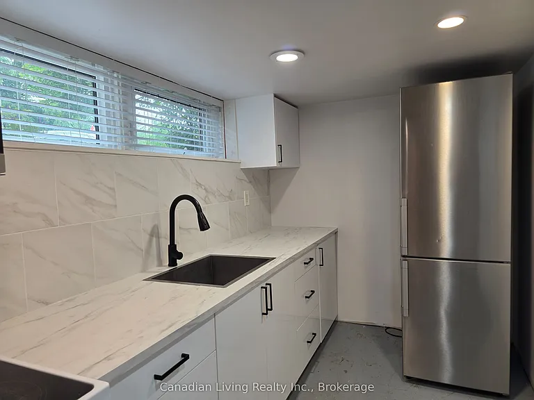 143 Avenue Rd #LOWER — Photo 19