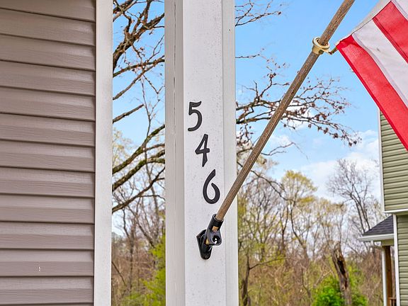 4th image of 546 Bloomington Trce