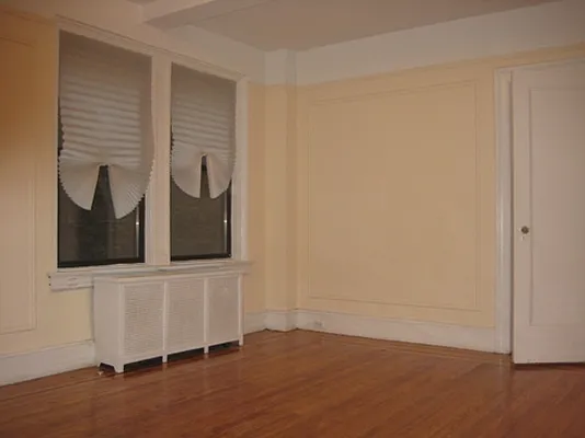 Rented by City Connections Realty | media 3