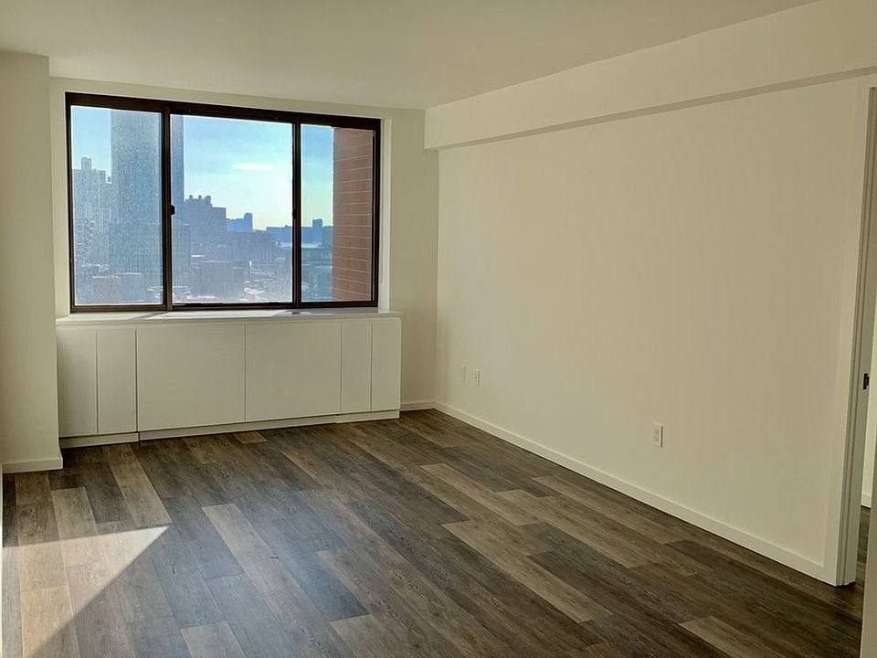 1st image of 520 W 43rd St APT 19K