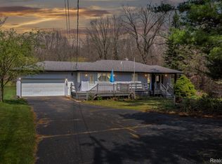 9540 Cherrywood Rd, Clarkston, MI 48348