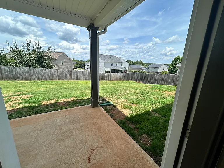 327 Lost Lake Dr — Photo 22