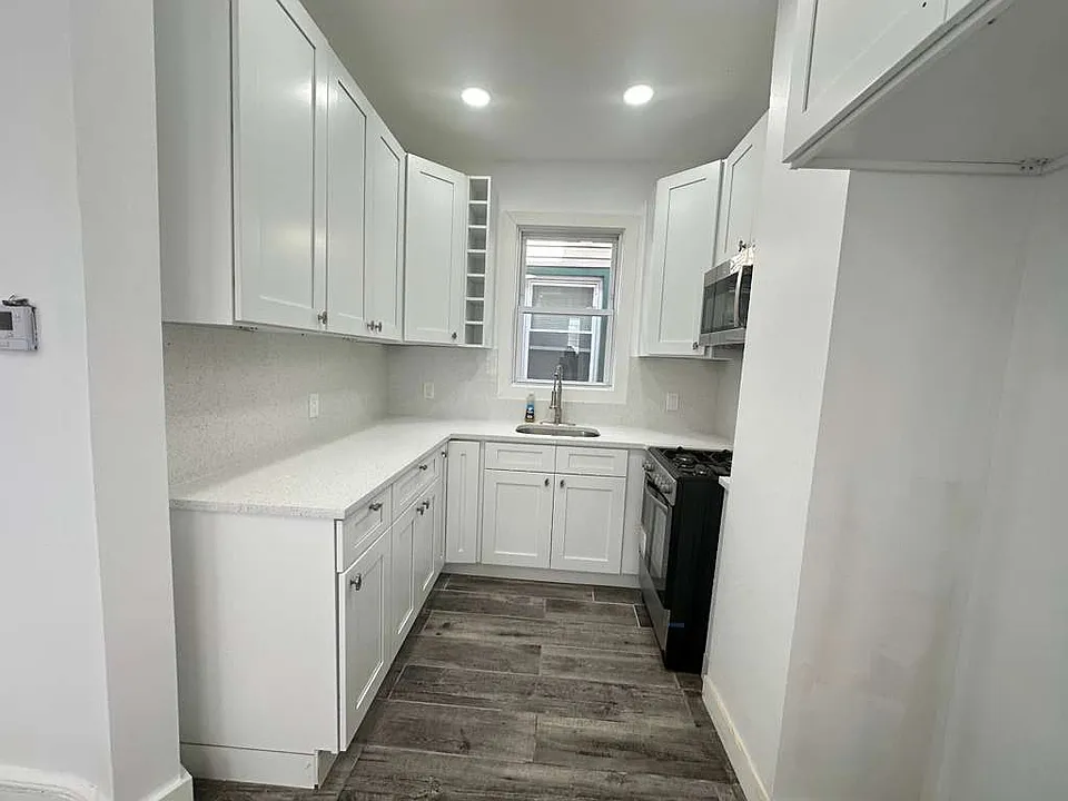 176 Lake Ave #1