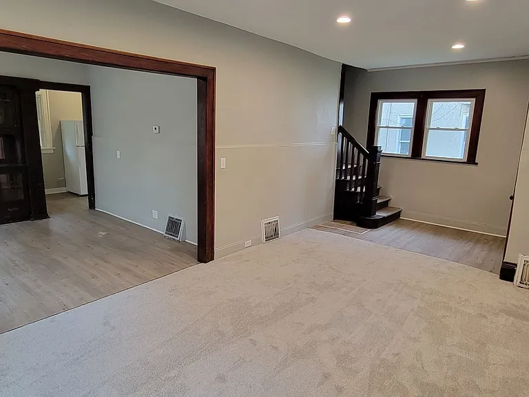 2627 Girard Ave N — Photo 5