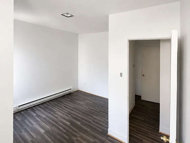 177 N Laurel St #2 — Photo 6