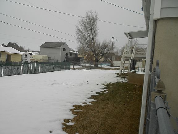 3rd image of 828 Douglas Dr