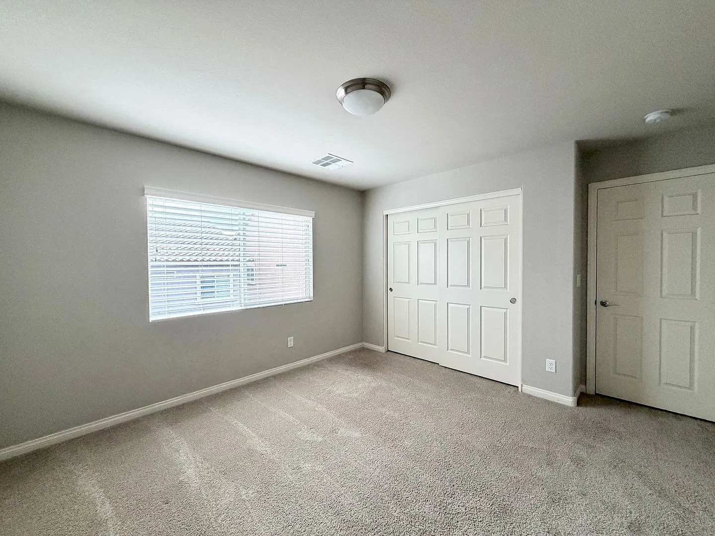 10164 Cascadia Creek Street — Photo 4