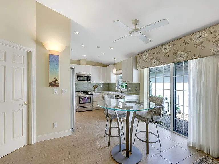 27161 Enclave Dr — Photo 11