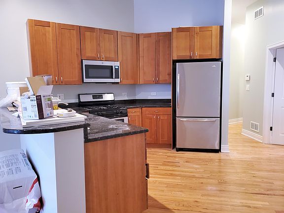 5th image of 1330 N Milwaukee Ave #2