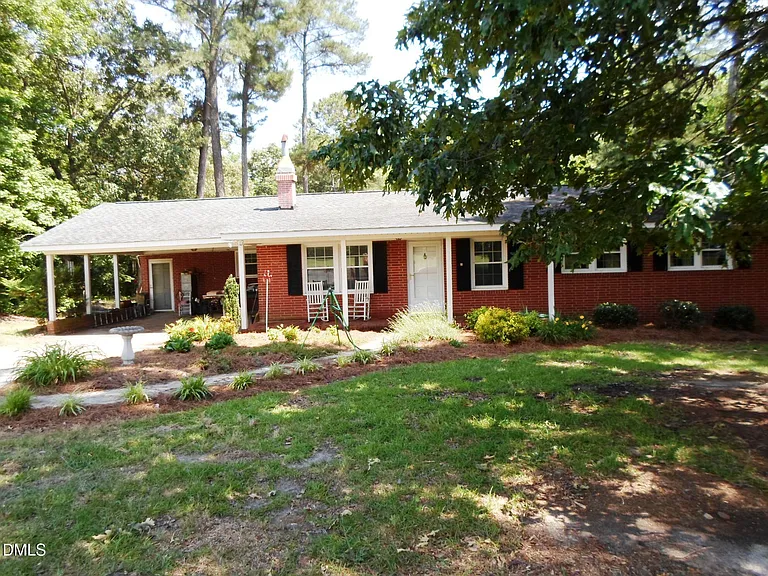 280 Montague Rd — Photo 1