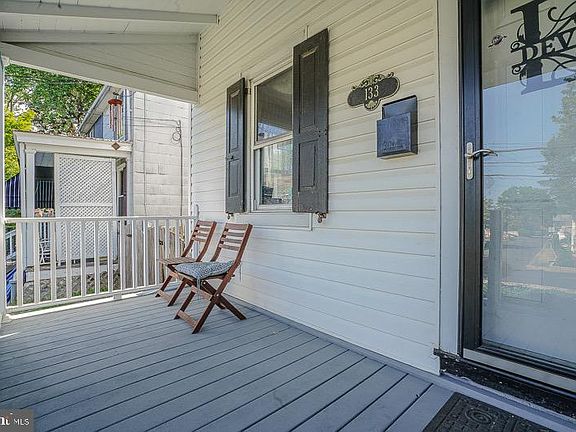 3rd image of 133 W Walnut St
