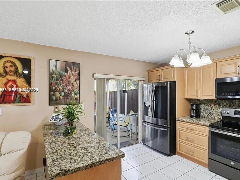 13741 SW 160th Ter — Photo 12